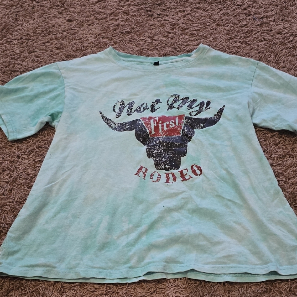 Green Short Sleeve Tee with Graphic Design